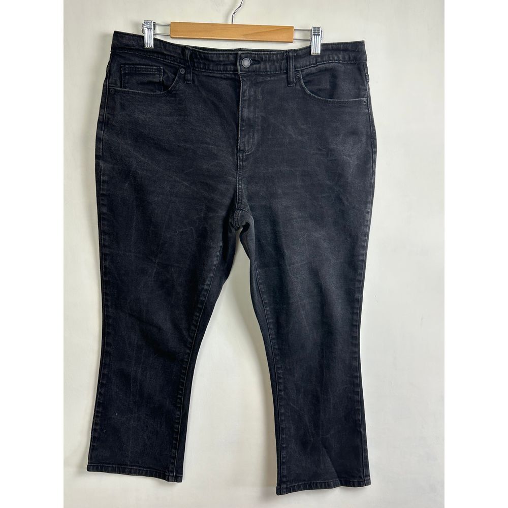 Universal Thread Women's‎ High Rise Kick Boot Crop jeans 16